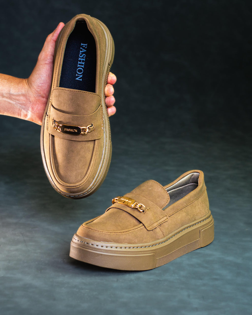 RoyalStep™ – Mocasines clásicos con detalles metálicos