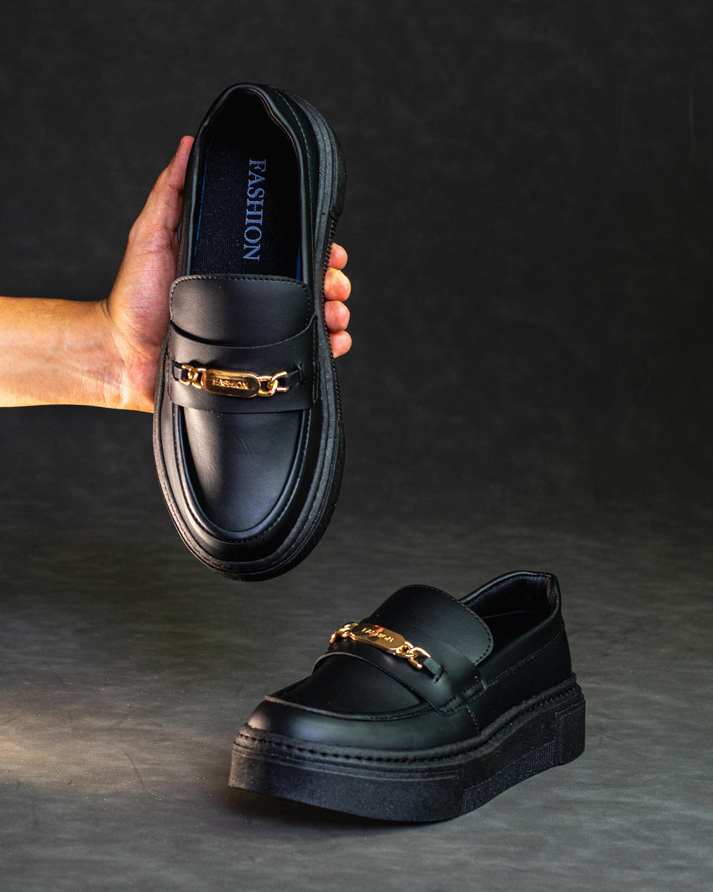 RoyalStep™ – Mocasines clásicos con detalles metálicos